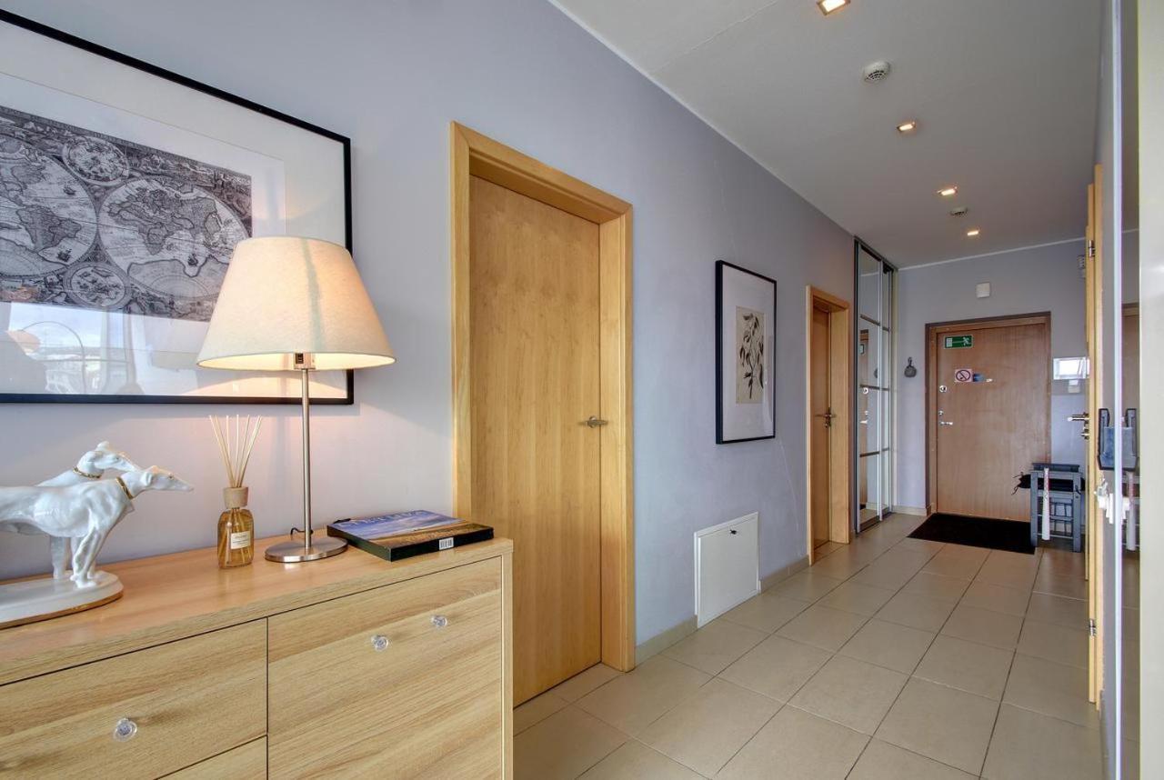 Helios Luxury Apartment In Vilnius Skyscraper Екстер'єр фото