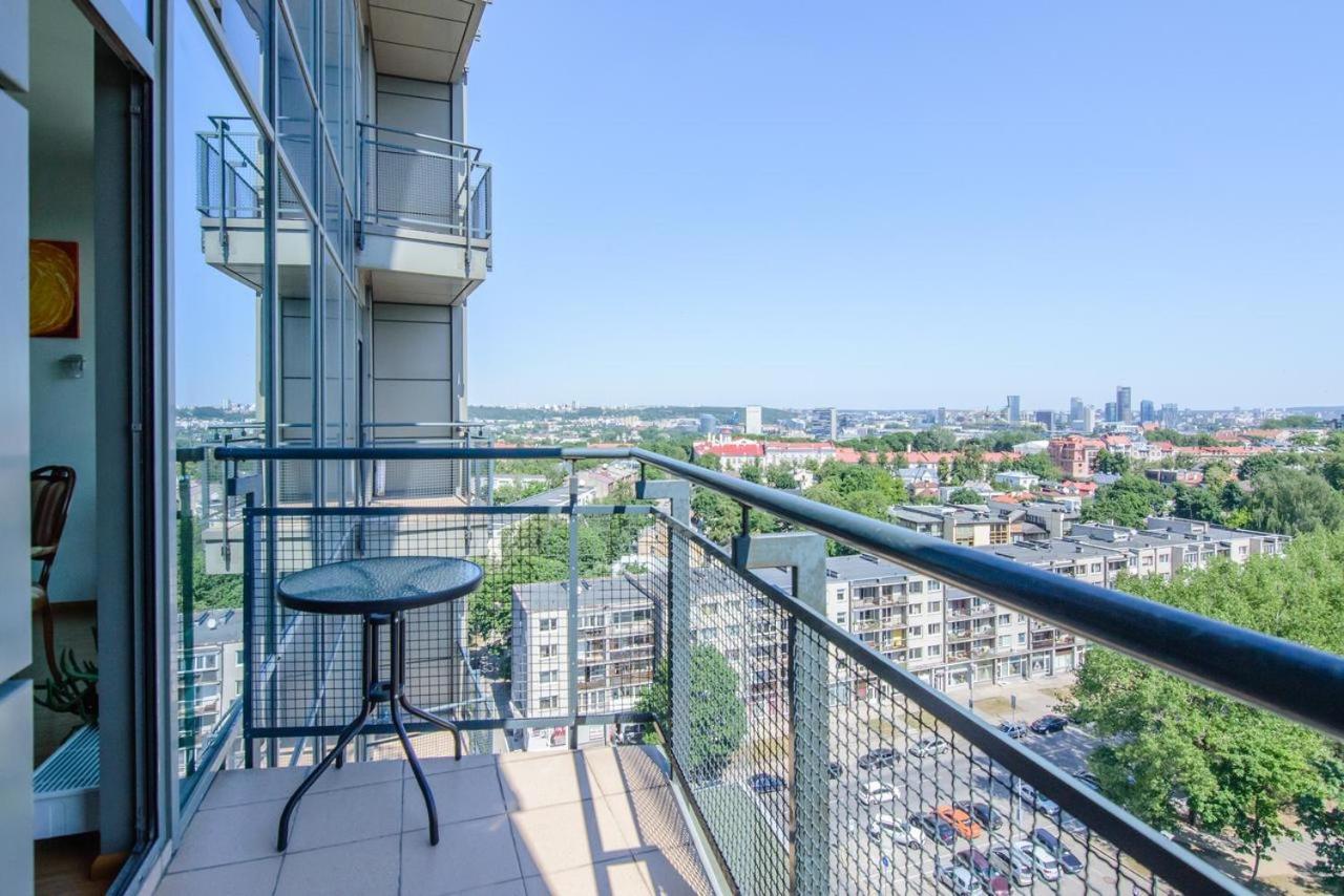 Helios Luxury Apartment In Vilnius Skyscraper Екстер'єр фото