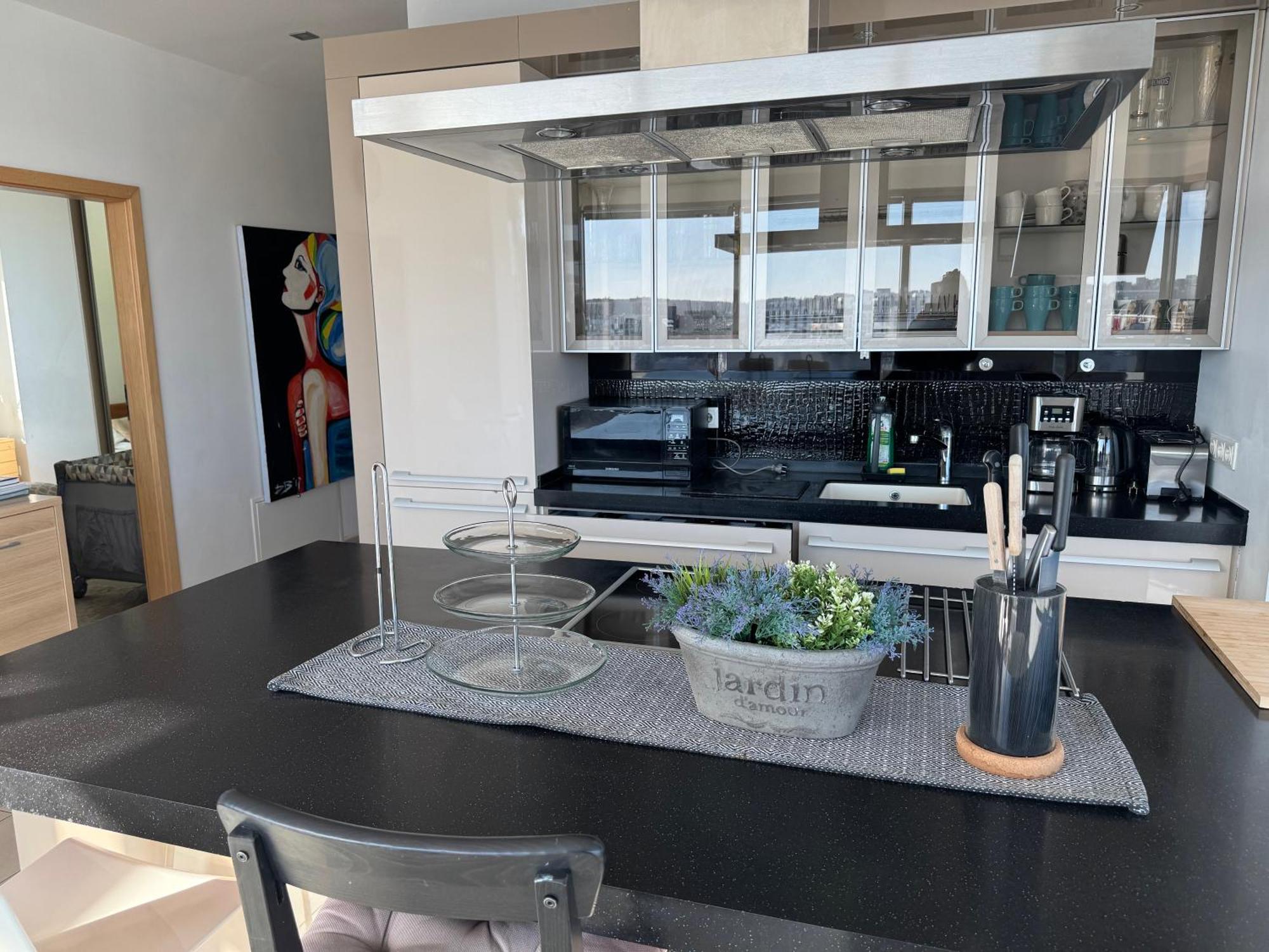 Helios Luxury Apartment In Vilnius Skyscraper Екстер'єр фото